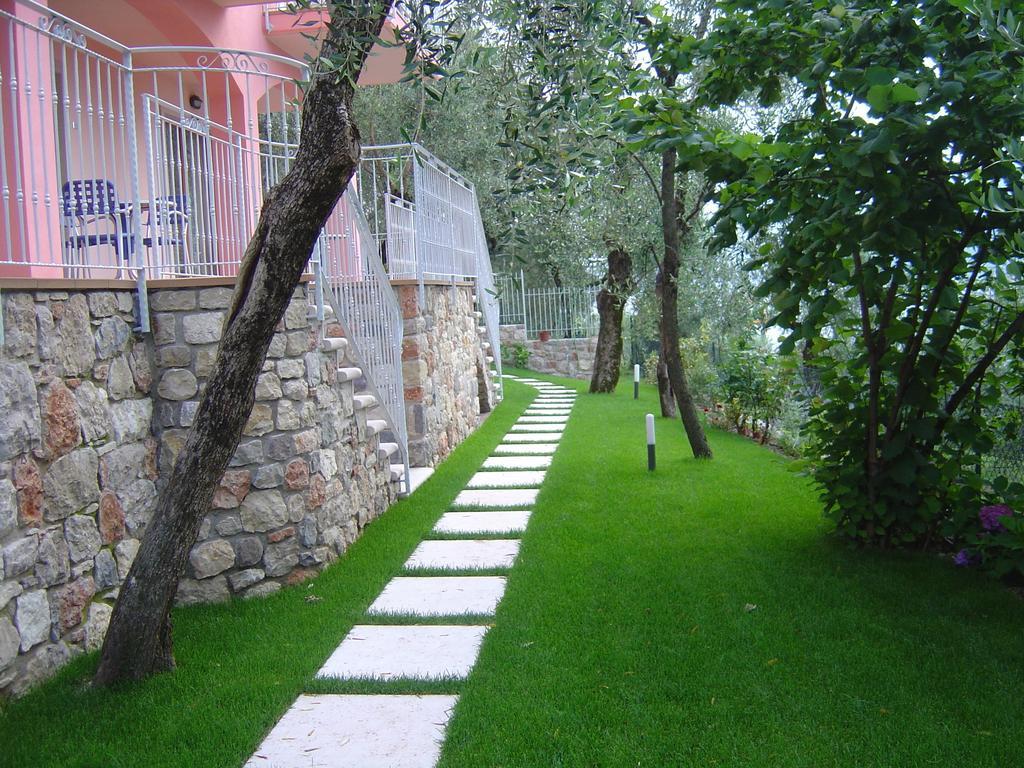 Hotel Residence Panoramica Brenzone sul Garda Exterior photo